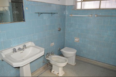 Casa para alugar com 391m², 6 quartos e 3 vagasBanheiro 1