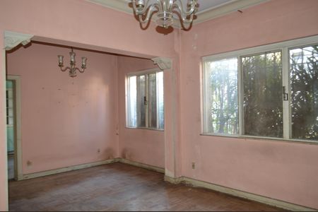 Casa para alugar com 391m², 6 quartos e 3 vagasSala