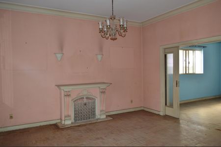 Casa para alugar com 391m², 6 quartos e 3 vagasSala