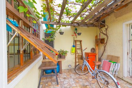 Casa à venda com 172m², 3 quartos e 2 vagasÁrea Privativa