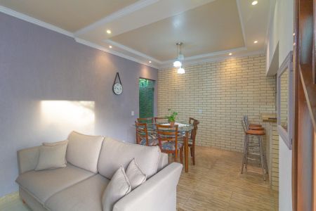 Casa à venda com 172m², 3 quartos e 2 vagasSala