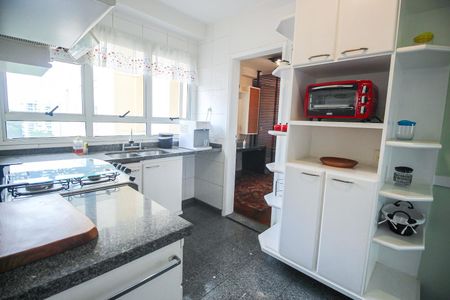 Apartamento à venda com 167m², 3 quartos e 3 vagasCozinha