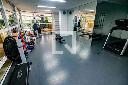 Apartamento à venda com 167m², 3 quartos e 3 vagas Apartamento à venda com 167m², 3 quartos e 3 vagasÁrea comum - Academia