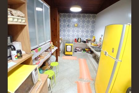 Casa à venda com 354m², 6 quartos e 2 vagas