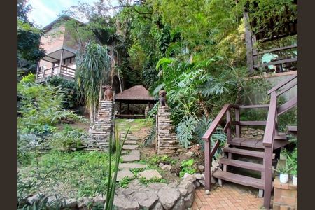 Casa à venda com 354m², 6 quartos e 2 vagas