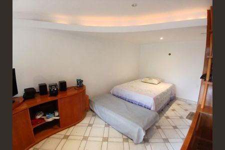 Casa à venda com 354m², 6 quartos e 2 vagas