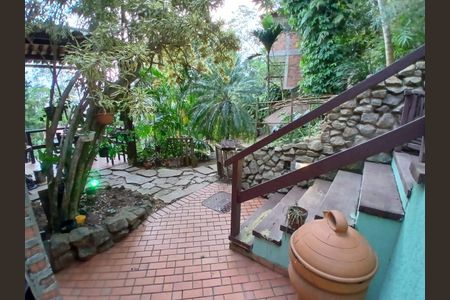 Casa à venda com 354m², 6 quartos e 2 vagas