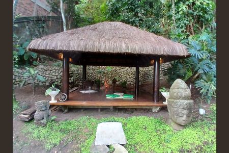 Casa à venda com 354m², 6 quartos e 2 vagas