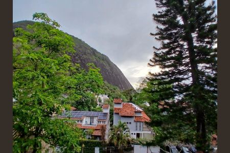 Casa à venda com 354m², 6 quartos e 2 vagas