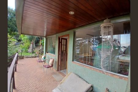 Casa à venda com 354m², 6 quartos e 2 vagas