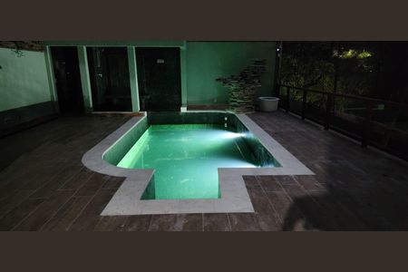 Casa à venda com 354m², 6 quartos e 2 vagas