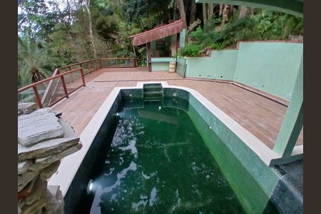 Casa à venda com 354m², 6 quartos e 2 vagas