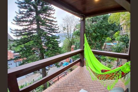 Casa à venda com 354m², 6 quartos e 2 vagas