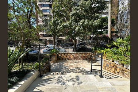 Apartamento à venda com 102m², 3 quartos e 2 vagasEntrada