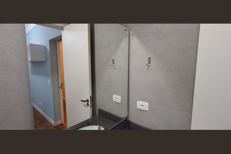 Casa à venda com 141m², 4 quartos e 4 vagasBanheiro Suíte 2