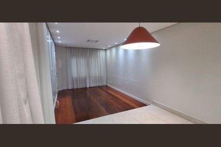 Casa à venda com 141m², 4 quartos e 4 vagasSala