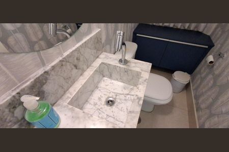 Casa à venda com 141m², 4 quartos e 4 vagasLavabo Sala