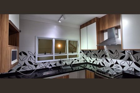 Casa à venda com 141m², 4 quartos e 4 vagasCozinha