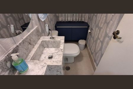 Casa à venda com 141m², 4 quartos e 4 vagasLavabo Sala