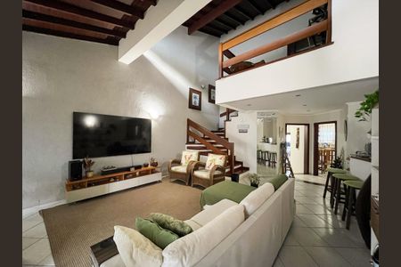 Casa para alugar com 270m², 3 quartos e 3 vagas Casa para alugar com 270m², 3 quartos e 3 vagasSala