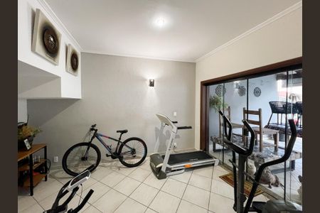 Casa para alugar com 270m², 3 quartos e 3 vagas Casa para alugar com 270m², 3 quartos e 3 vagasSala de TV