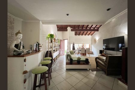 Casa para alugar com 270m², 3 quartos e 3 vagas Casa para alugar com 270m², 3 quartos e 3 vagasSala