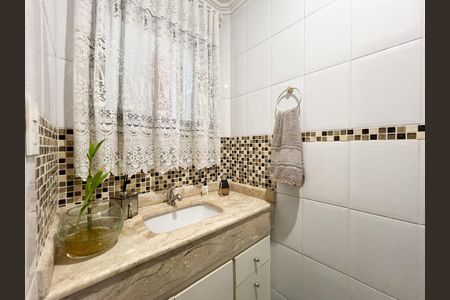 Casa para alugar com 270m², 3 quartos e 3 vagas Casa para alugar com 270m², 3 quartos e 3 vagasLavabo