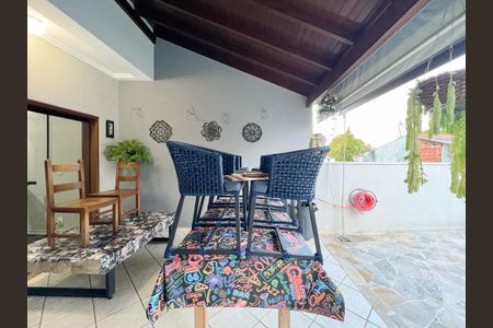 Casa para alugar com 270m², 3 quartos e 3 vagas Casa para alugar com 270m², 3 quartos e 3 vagasVaranda