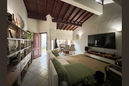 Casa para alugar com 270m², 3 quartos e 3 vagas Casa para alugar com 270m², 3 quartos e 3 vagasSala