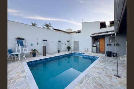 Casa para alugar com 270m², 3 quartos e 3 vagas Casa para alugar com 270m², 3 quartos e 3 vagasPiscina