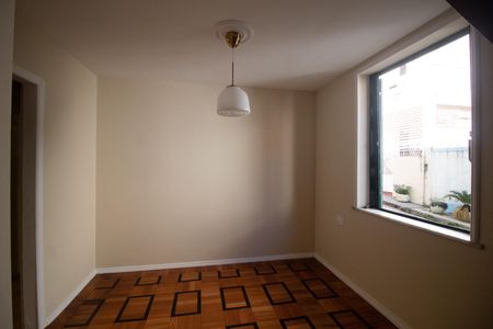 Casa de condomínio para alugar com 200m², 4 quartos e 1 vaga Casa de condomínio para alugar com 200m², 4 quartos e 1 vagaSala de jantar