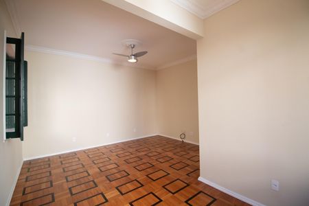 Casa de condomínio para alugar com 200m², 4 quartos e 1 vaga Casa de condomínio para alugar com 200m², 4 quartos e 1 vagaSala