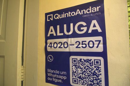 Casa de condomínio para alugar com 200m², 4 quartos e 1 vaga Casa de condomínio para alugar com 200m², 4 quartos e 1 vagaPlaca