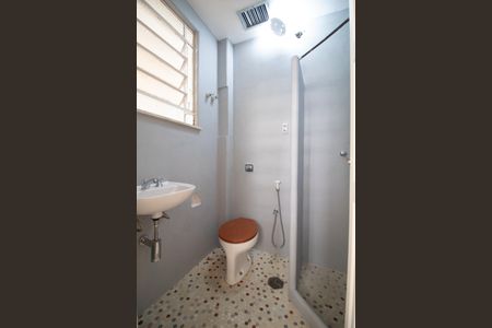 Casa de condomínio para alugar com 200m², 4 quartos e 1 vaga Casa de condomínio para alugar com 200m², 4 quartos e 1 vagaÁrea de serviço 2 - banheiro
