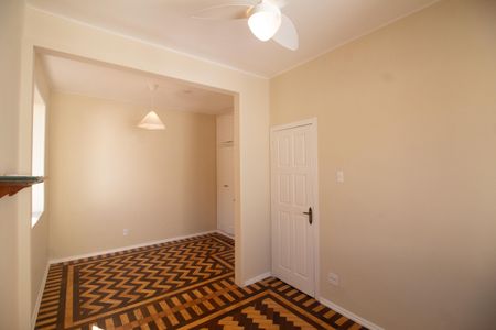Casa de condomínio para alugar com 200m², 4 quartos e 1 vaga Casa de condomínio para alugar com 200m², 4 quartos e 1 vagaQuarto 1