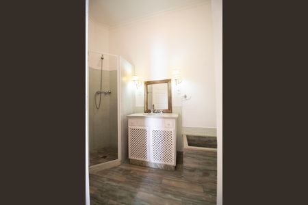 Casa de condomínio para alugar com 200m², 4 quartos e 1 vaga Casa de condomínio para alugar com 200m², 4 quartos e 1 vagaBanheiro social