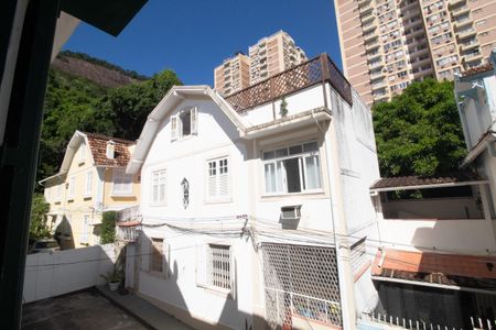 Casa de condomínio para alugar com 200m², 4 quartos e 1 vaga Casa de condomínio para alugar com 200m², 4 quartos e 1 vagaSuíte - Vista