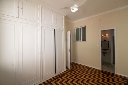 Casa de condomínio para alugar com 200m², 4 quartos e 1 vaga Casa de condomínio para alugar com 200m², 4 quartos e 1 vagaSuíte