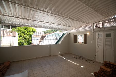 Casa de condomínio para alugar com 200m², 4 quartos e 1 vaga Casa de condomínio para alugar com 200m², 4 quartos e 1 vagaÁrea de serviço 1