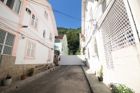 Casa de condomínio para alugar com 200m², 4 quartos e 1 vaga Casa de condomínio para alugar com 200m², 4 quartos e 1 vagaVila