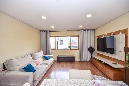 Casa à venda com 117m², 3 quartos e 2 vagas Casa à venda com 117m², 3 quartos e 2 vagasSala de Tv