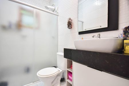 Casa à venda com 117m², 3 quartos e 2 vagas Casa à venda com 117m², 3 quartos e 2 vagasBanheiro