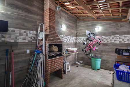 Casa à venda com 117m², 3 quartos e 2 vagas Casa à venda com 117m², 3 quartos e 2 vagasChurrasqueira