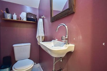 Casa à venda com 117m², 3 quartos e 2 vagas Casa à venda com 117m², 3 quartos e 2 vagasLavabo