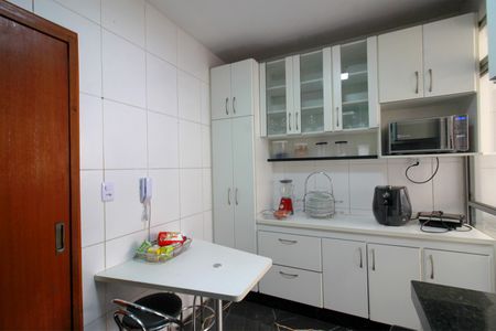 Apartamento à venda com 93m², 3 quartos e 2 vagasCozinha