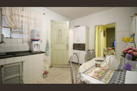 Casa à venda com 150m², 4 quartos e 1 vaga Casa à venda com 150m², 4 quartos e 1 vagaCozinha