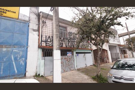 Casa à venda com 150m², 4 quartos e 1 vaga Casa à venda com 150m², 4 quartos e 1 vagaFachada