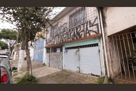 Casa à venda com 150m², 4 quartos e 1 vaga Casa à venda com 150m², 4 quartos e 1 vagaFachada