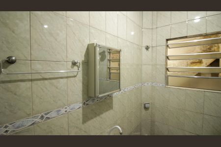 Casa à venda com 150m², 4 quartos e 1 vaga Casa à venda com 150m², 4 quartos e 1 vagaBanheiro 2