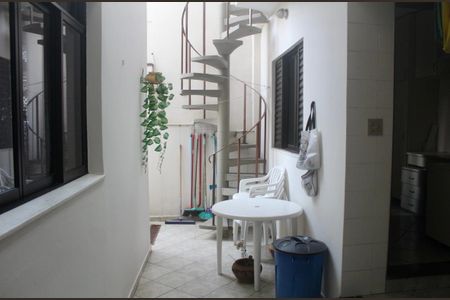 Casa à venda com 170m², 3 quartos e 2 vagasÁrea de Serviço